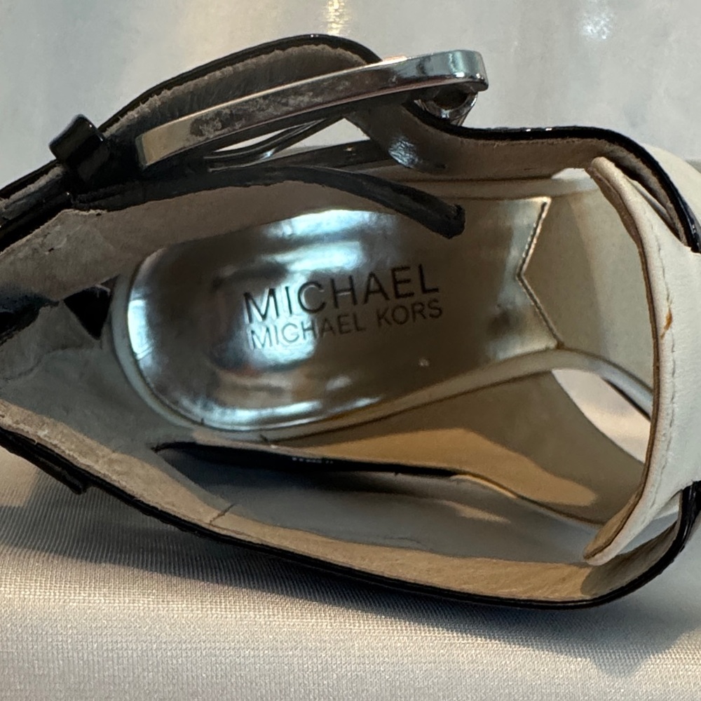 Michael Kors Landon Black and White Heels Size 7.5 - Picture 2 of 13